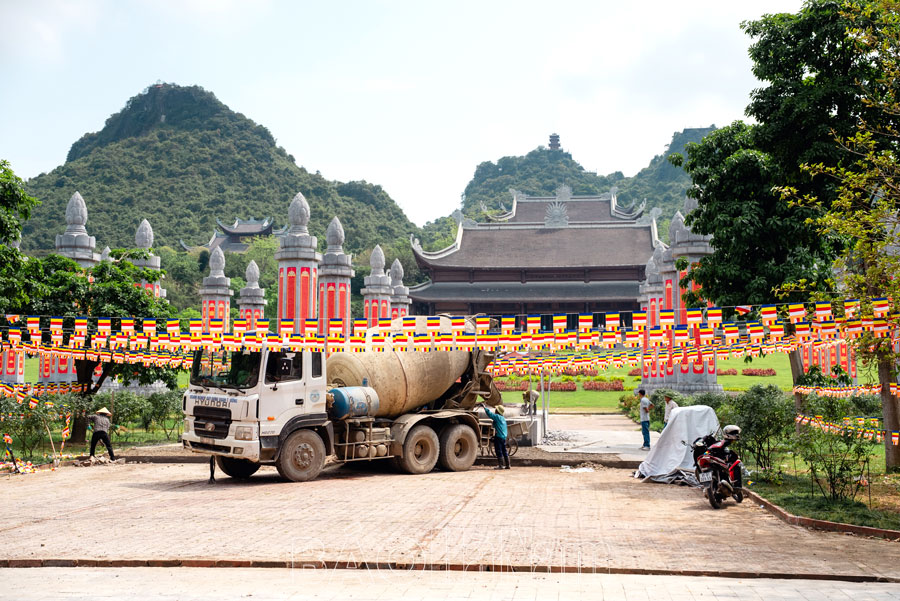 Hà Nam khẩn trương chuẩn bị Đại lễ Phật đản Vesak 2025 và lễ cung rước, tôn trí xá lợi Đức Phật Thích Ca Mâu Ni tại chùa Tam Chúc