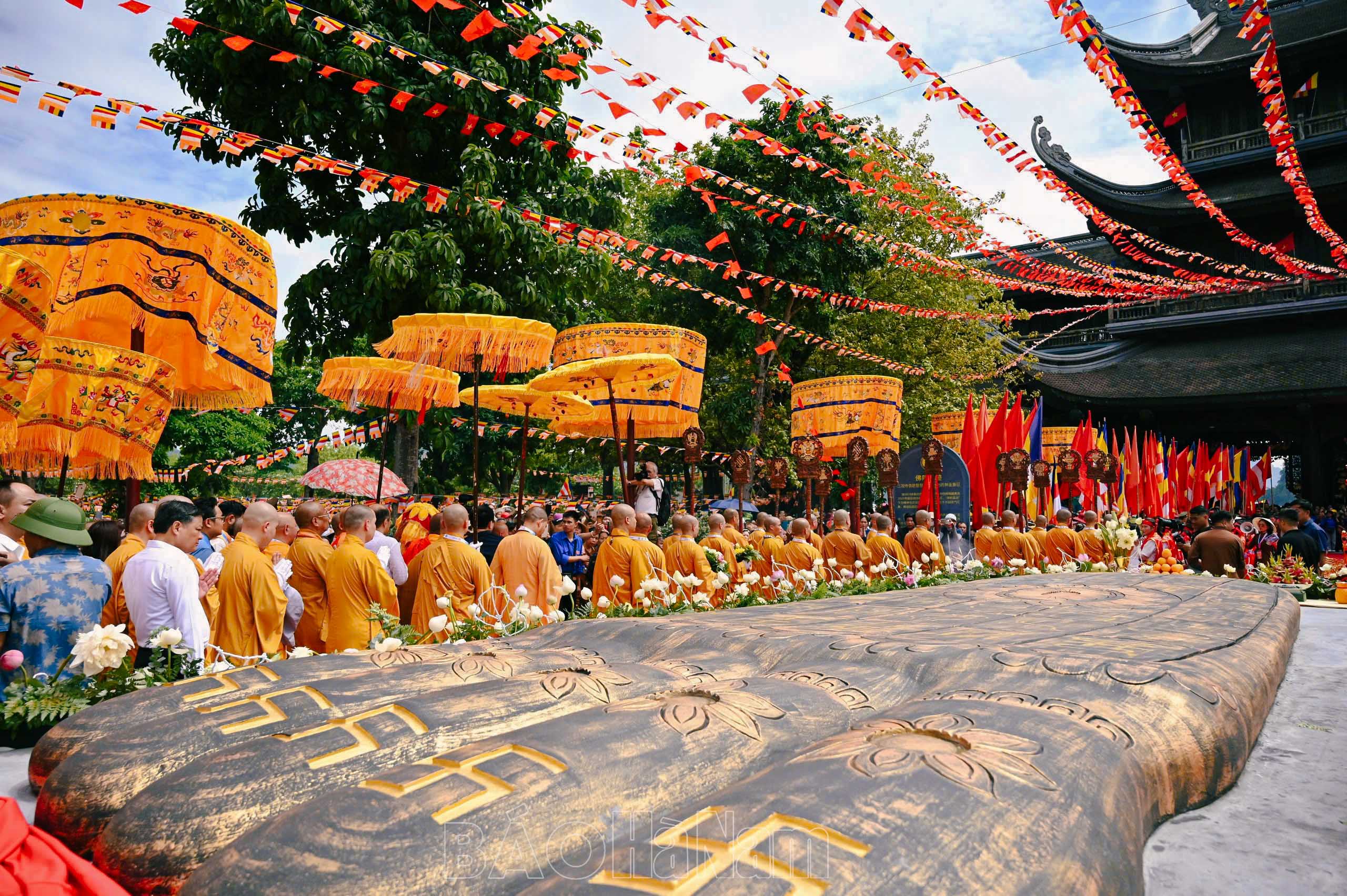 “Dấu chân Phật Đà” - Biểu tượng từ bi và trí tuệ giữa lòng chùa Tam Chúc