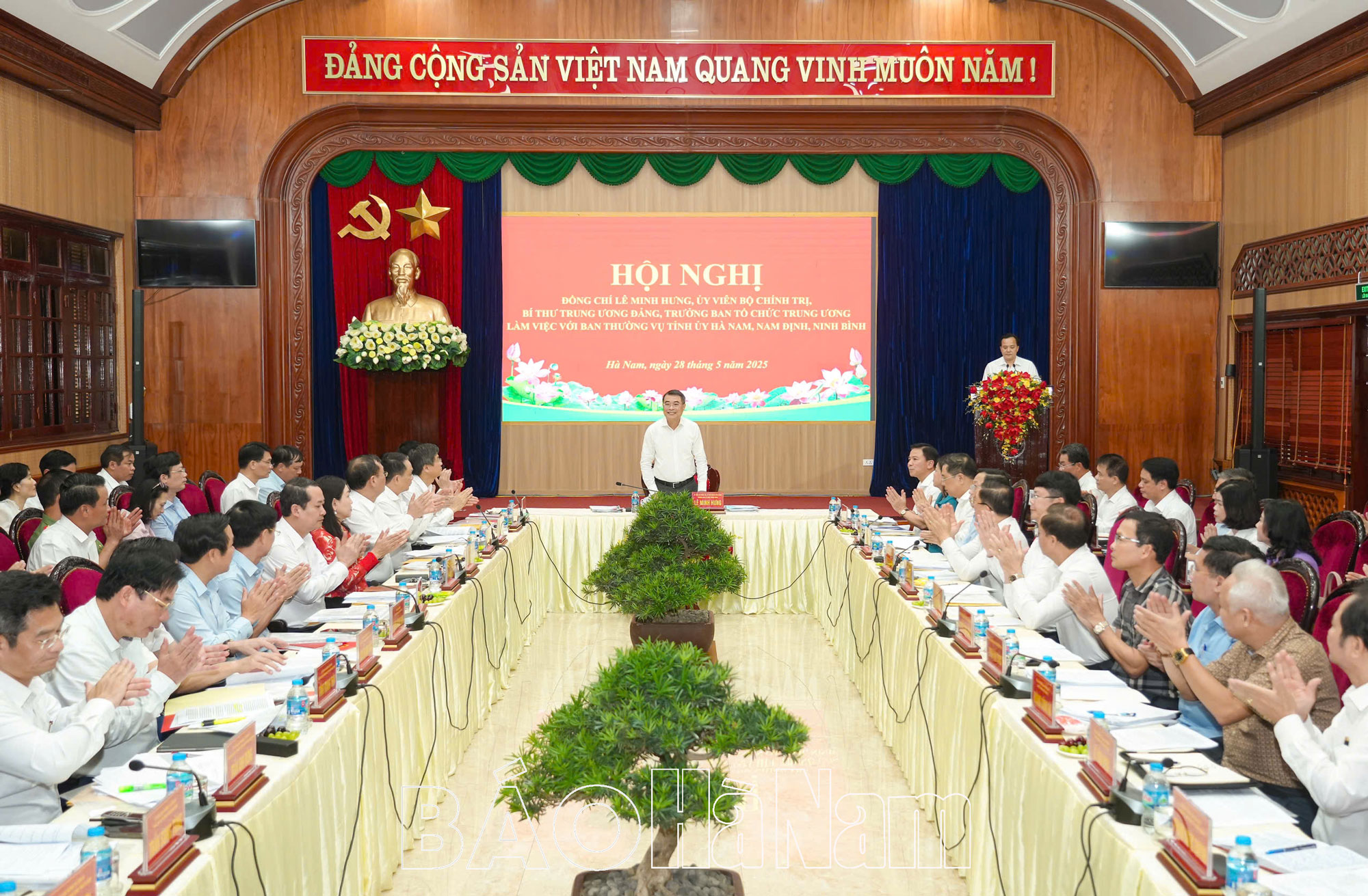 Đồng chí Trưởng Ban Tổ chức Trung ương Lê Minh Hưng làm việc với Ban Thường vụ Tỉnh ủy Hà Nam, Nam Định, Ninh Bình