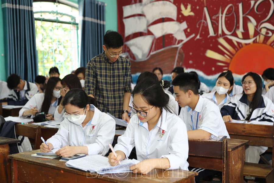 Chỉ thị của Thủ tướng Chính phủ về việc tổ chức dạy học 2 buổi/ngày và tổ chức sinh hoạt hè cho trẻ em