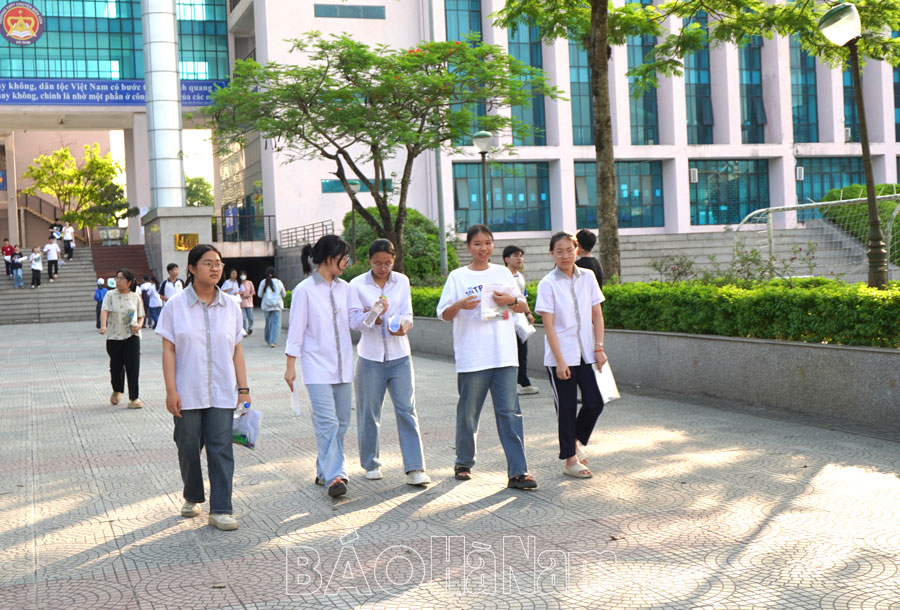 Ngày thi thứ 2, kỳ thi tuyển sinh vào 10, môn Toán sát với Chương trình GDPT 2018, phân hóa cao