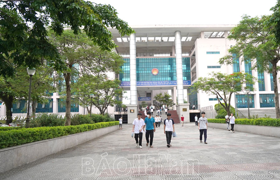 Điểm bình quân ba môn thi của thí sinh trúng tuyển vào lớp 10 THPT công lập tỉnh năm học 2025-2026 đạt 6,424 điểm