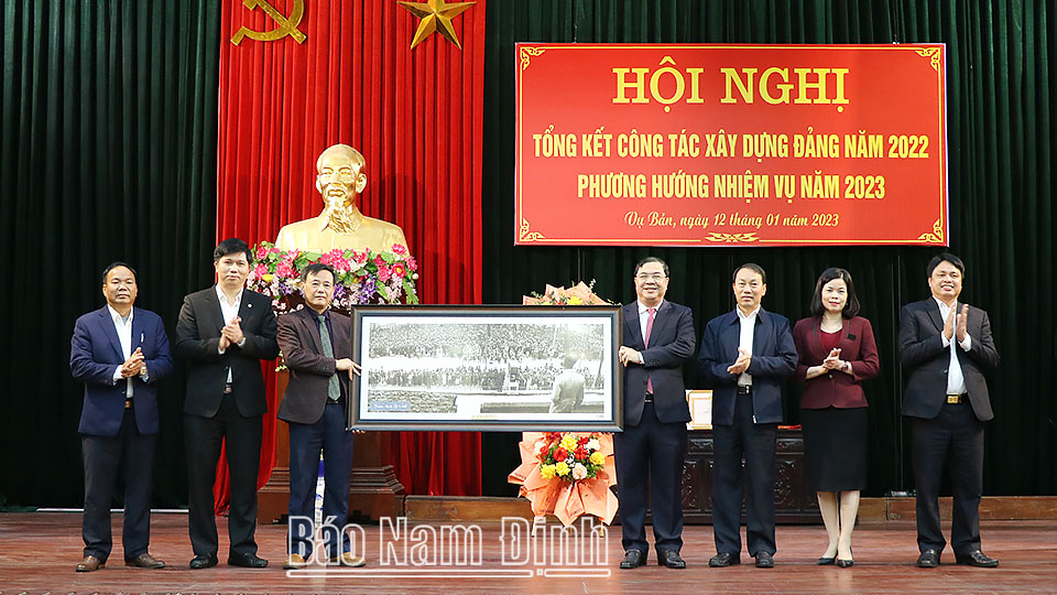 Huyện Vụ Bản tập trung lãnh đạo đổi mới công tác xây dựng Đảng, hoạt động của chính quyền