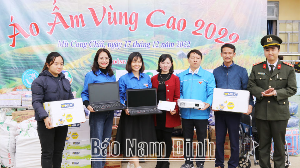 Mang mùa Xuân đến với trẻ em có hoàn cảnh khó khăn