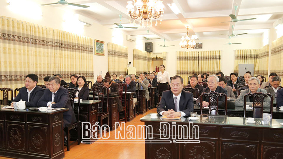 Tiếp tục vận động nhân dân đẩy mạnh các phong trào thi đua yêu nước