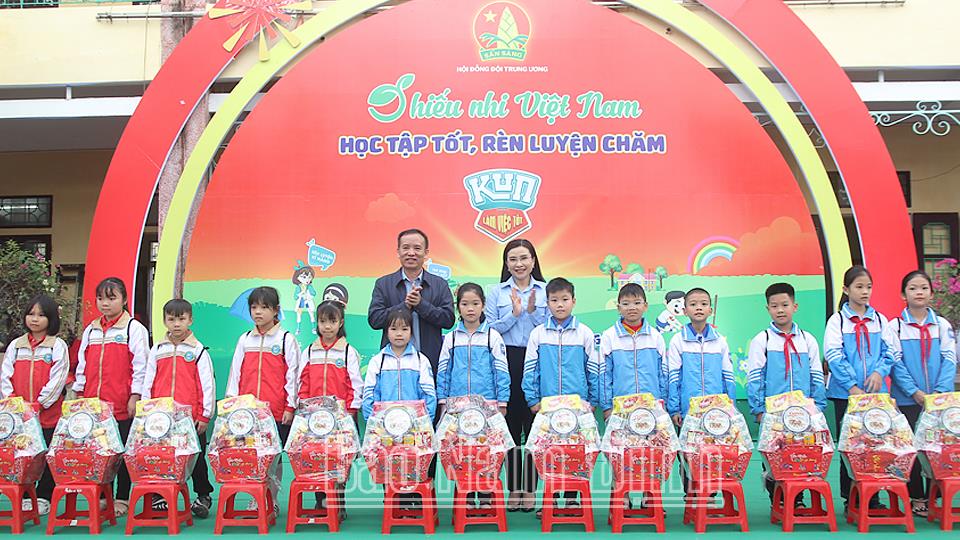 Ngày hội “Thiếu nhi Việt Nam - Học tập tốt, rèn luyện chăm”