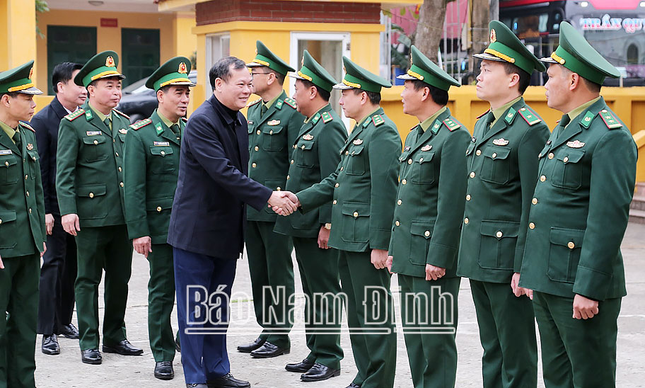 Đồng chí Phó Bí thư Thường trực Tỉnh ủy thăm, chúc Tết cán bộ, chiến sĩ Đồn Biên phòng Văn Lý và Cửa khẩu cảng Hải Thịnh