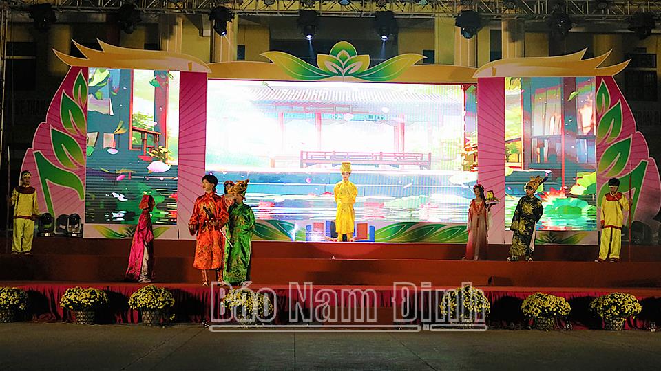 Sôi nổi hoạt động trải nghiệm Dạ hội Văn học “Dòng chảy ngàn năm” của Trường THCS Trần Đăng Ninh (thành phố Nam Định)