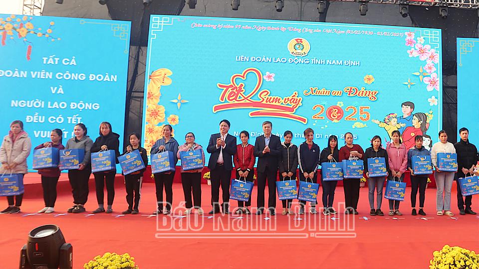 Chương trình “Tết sum vầy - Xuân ơn Đảng” năm 2025