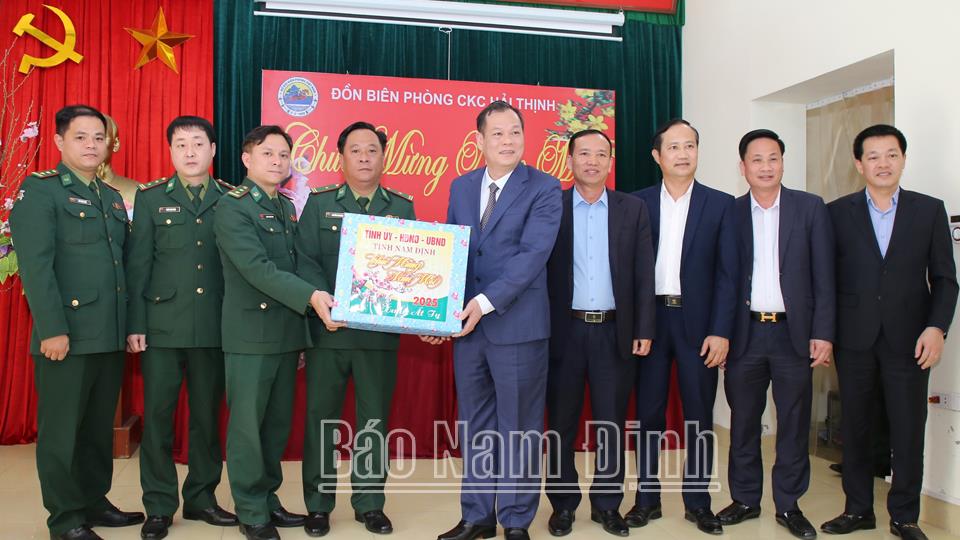 Đồng chí Phó Bí thư Thường trực Tỉnh ủy thăm, chúc Tết cán bộ, chiến sĩ các đồn Biên phòng tuyến huyện Hải Hậu