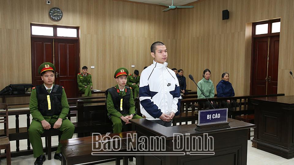 Tòa án nhân dân tỉnh xét xử vụ án điểm về vận chuyển pháo nổ