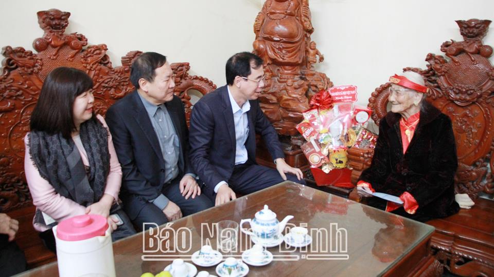 Tổ chức Chương trình “Không để ai bị bỏ lại phía sau - Xuân Ất Tỵ”