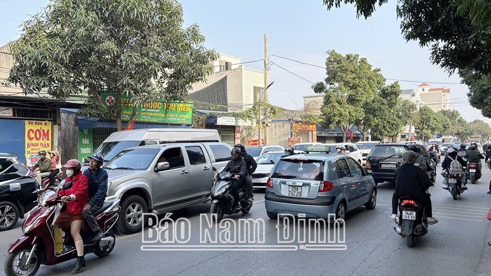 Ùn tắc giao thông ở nhiều địa điểm trên các Quốc lộ thuộc địa bàn tỉnh