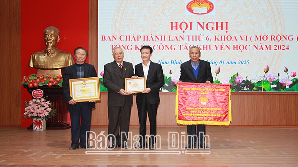 Hội Khuyến học tỉnh tiếp tục đẩy mạnh công tác khuyến học, khuyến tài, xây dựng xã hội học tập