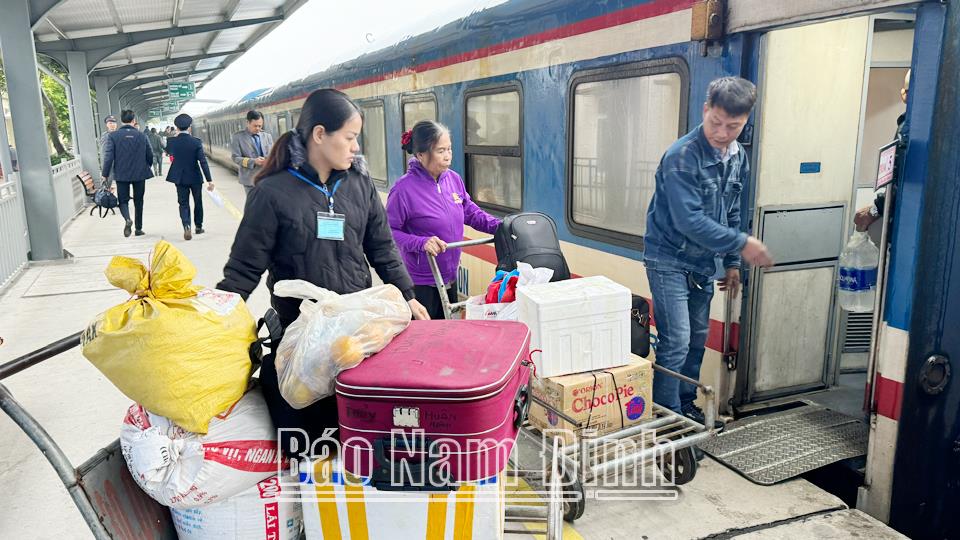 Sân ga những ngày cuối năm