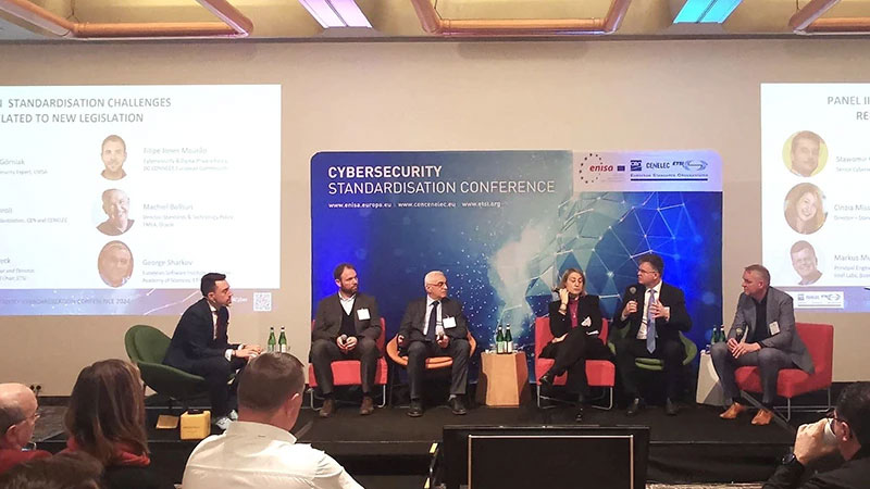 Chặn mối đe dọa từ không gian mạng