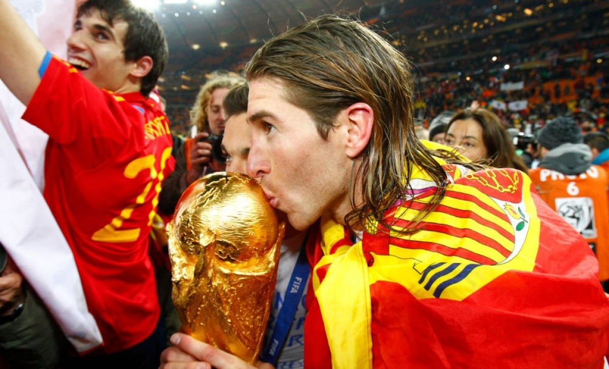 Sergio Ramos viết tâm thư chia tay ĐTQG, trách móc HLV