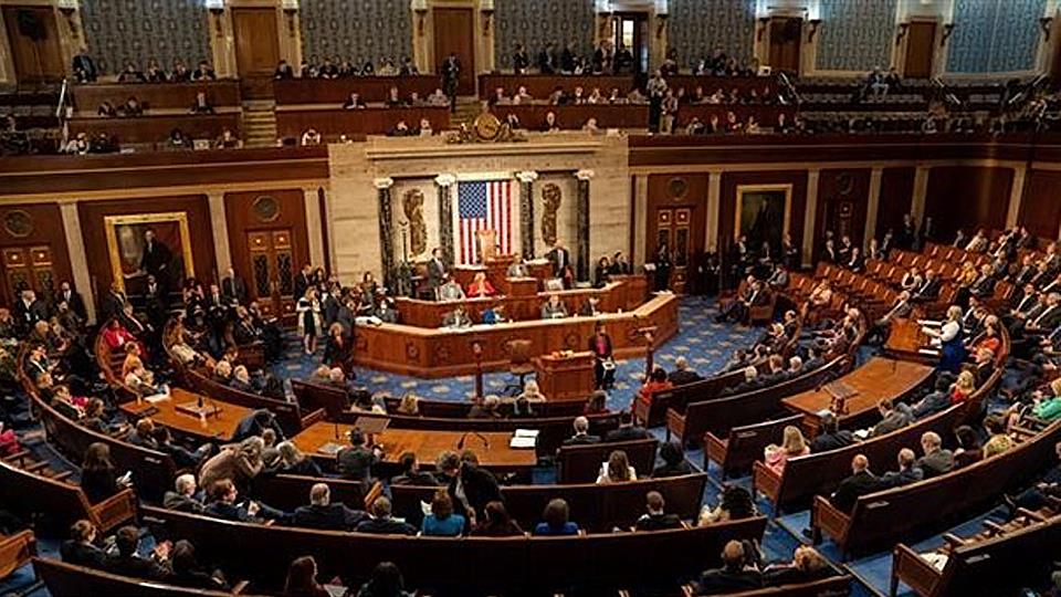 Hạ viện Mỹ phê chuẩn dự luật bỏ chứng nhận tiêm vaccine với du khách