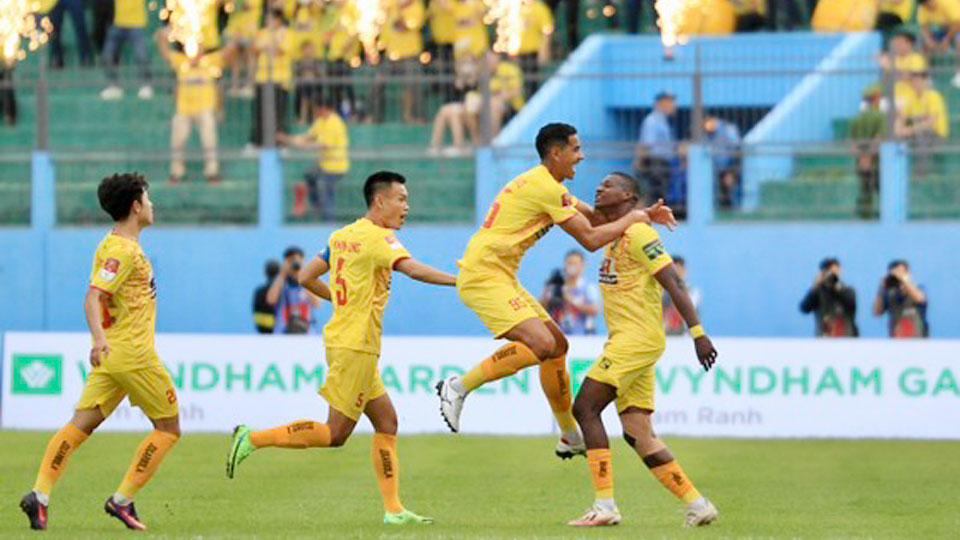 V-League nhảy điệu Samba