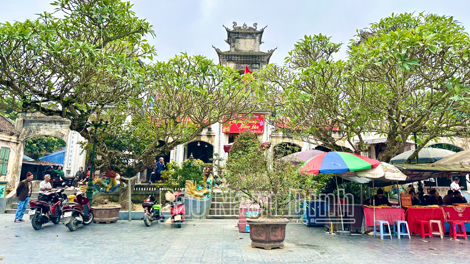 Thực hiện nghiêm các quy định trong hoạt động lễ hội tại Đền Bảo Lộc