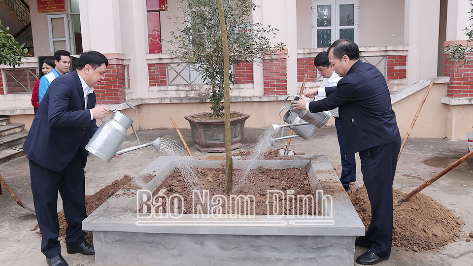 Tỉnh Đoàn phát động Tết trồng cây “Đời đời nhớ ơn Bác Hồ” Xuân Giáp Thìn