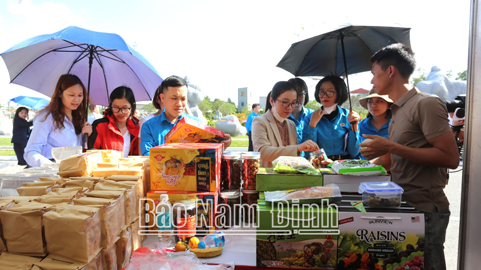 Chăm lo Tết cho đoàn viên, người lao động có hoàn cảnh khó khăn