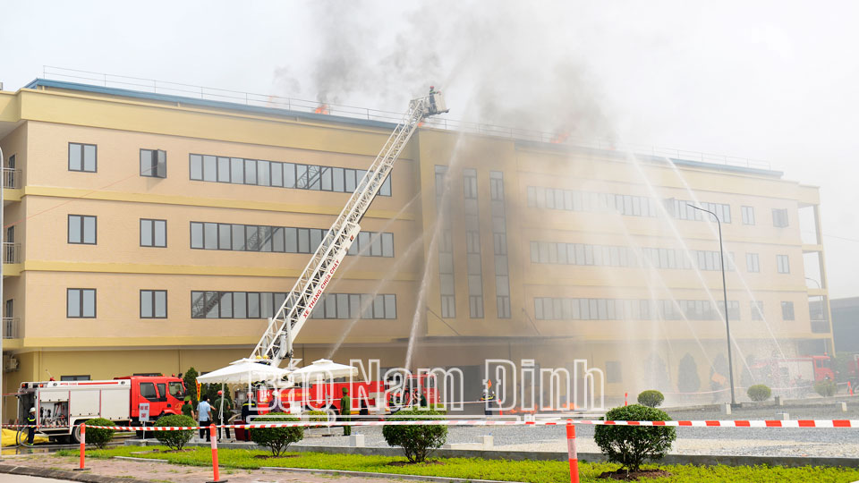 Tăng cường công tác phối hợp phòng cháy, chữa cháy và cứu nạn, cứu hộ