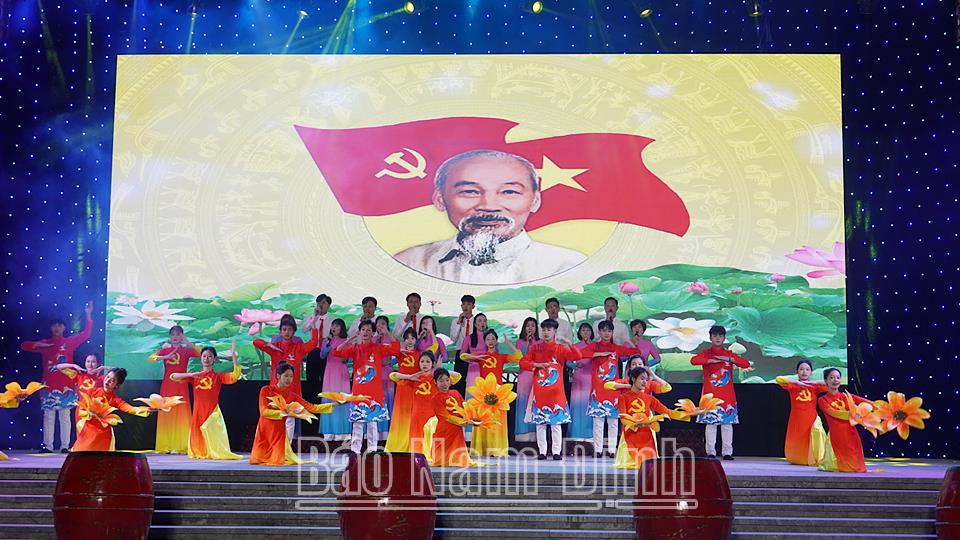 Huyện Xuân Trường tổ chức chương trình nghệ thuật đặc biệt "Mãi mãi mùa xuân có Đảng"