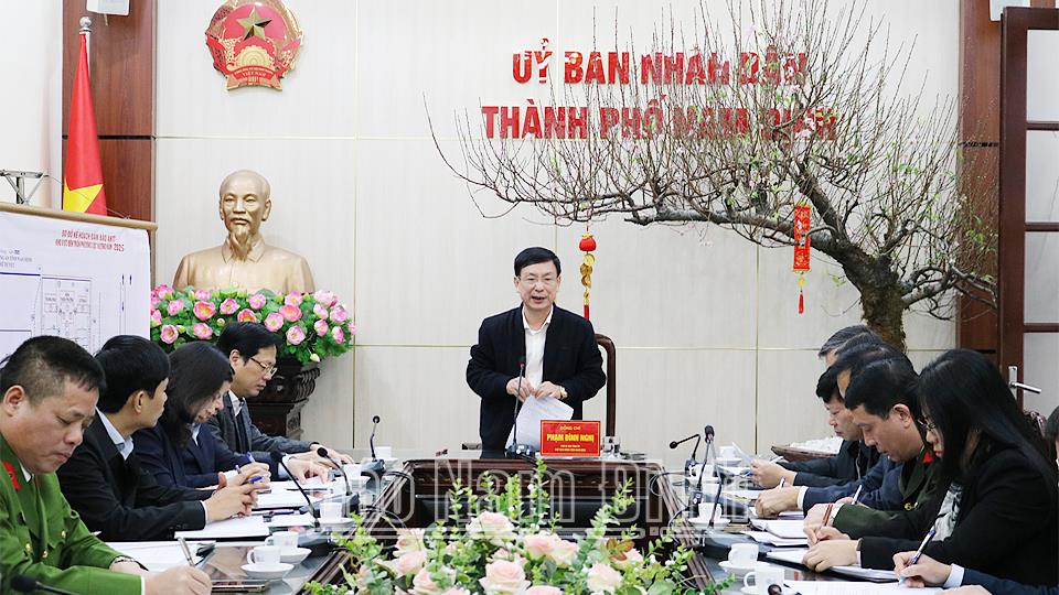 Đồng chí Chủ tịch UBND tỉnh nghe báo cáo công tác tổ chức Lễ hội Khai ấn Đền Trần Xuân Ất Tỵ 2025