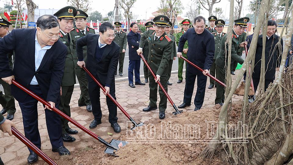 Bộ Công an phát động “Tết trồng cây năm 2025 – Vì một Việt Nam xanh”