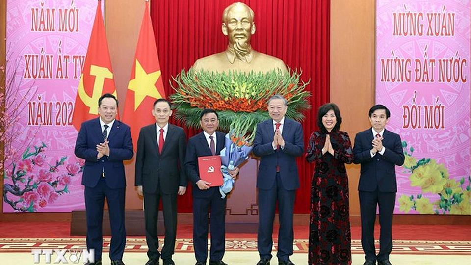 Tổng Bí thư Tô Lâm ký ban hành Quy định thi hành Điều lệ Đảng