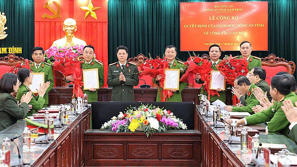 13 lãnh đạo các đơn vị Công an tỉnh xin nghỉ hưu trước tuổi