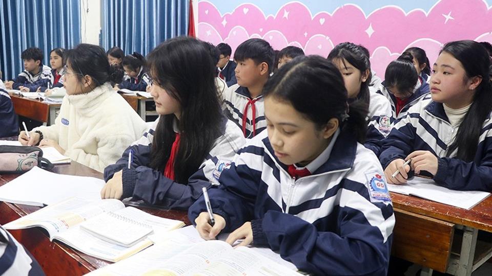 Phụ huynh mừng, lo khi con dừng học thêm