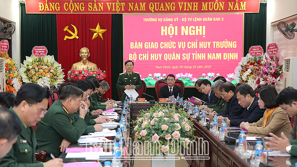 Hội nghị bàn giao chức vụ Chỉ huy trưởng Bộ Chỉ huy Quân sự tỉnh