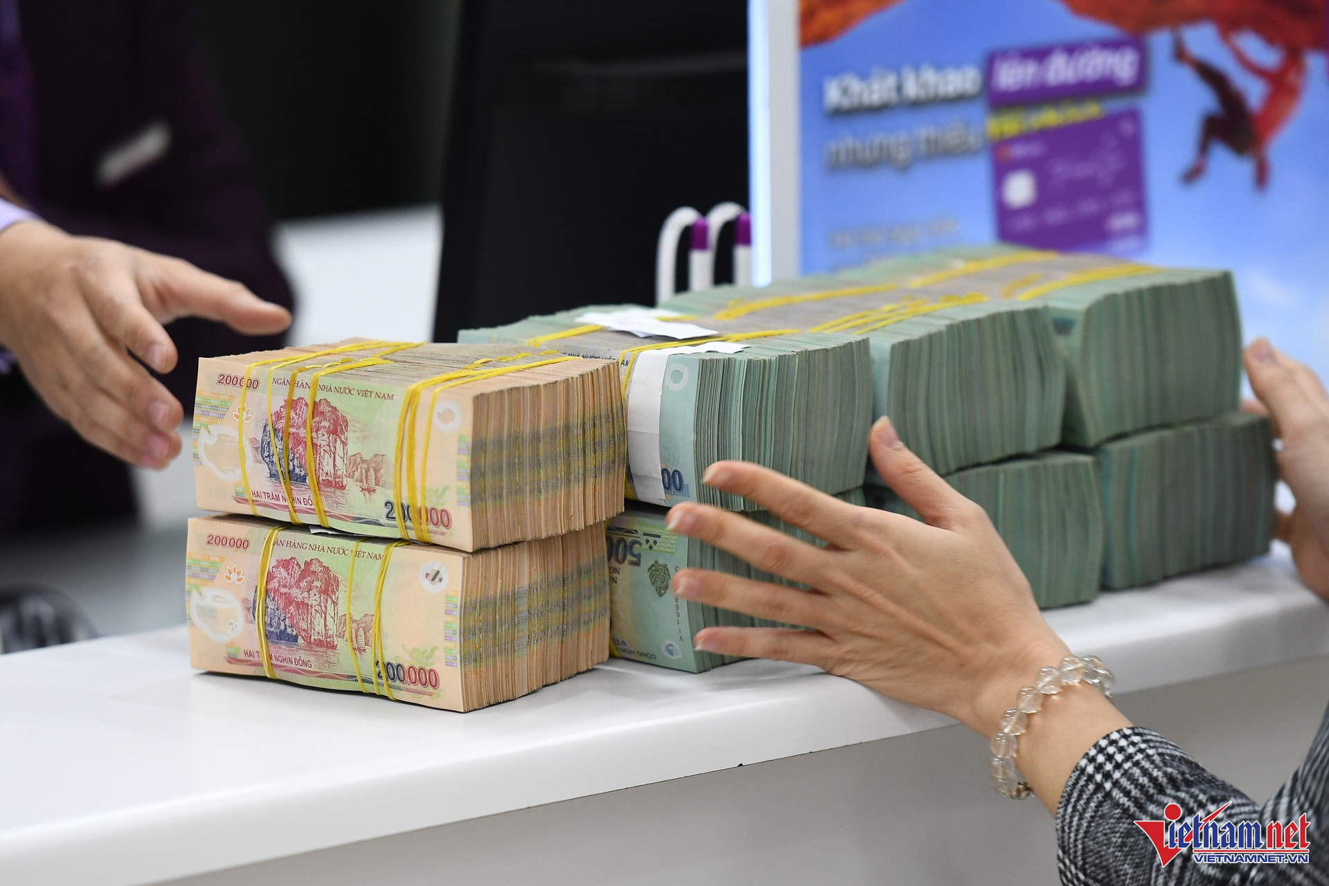 Thanh tra, kiểm tra ngay các ngân hàng tăng lãi suất, xử nghiêm vi phạm