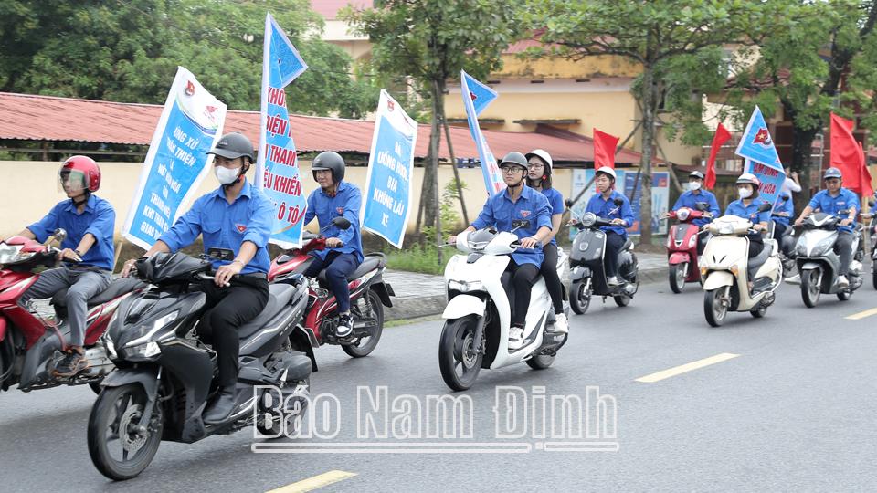 Thanh niên với văn hóa giao thông