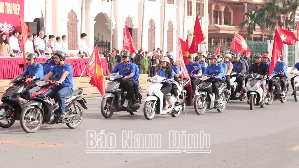 Phát huy vai trò của thanh niêntrong giữ gìn an ninh, trật tự