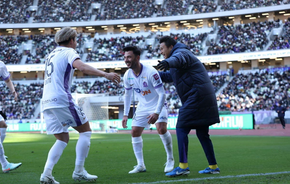 Sanfrecce Hiroshima giành Siêu Cúp Nhật Bản trước ngày đấu CLB Nam Định