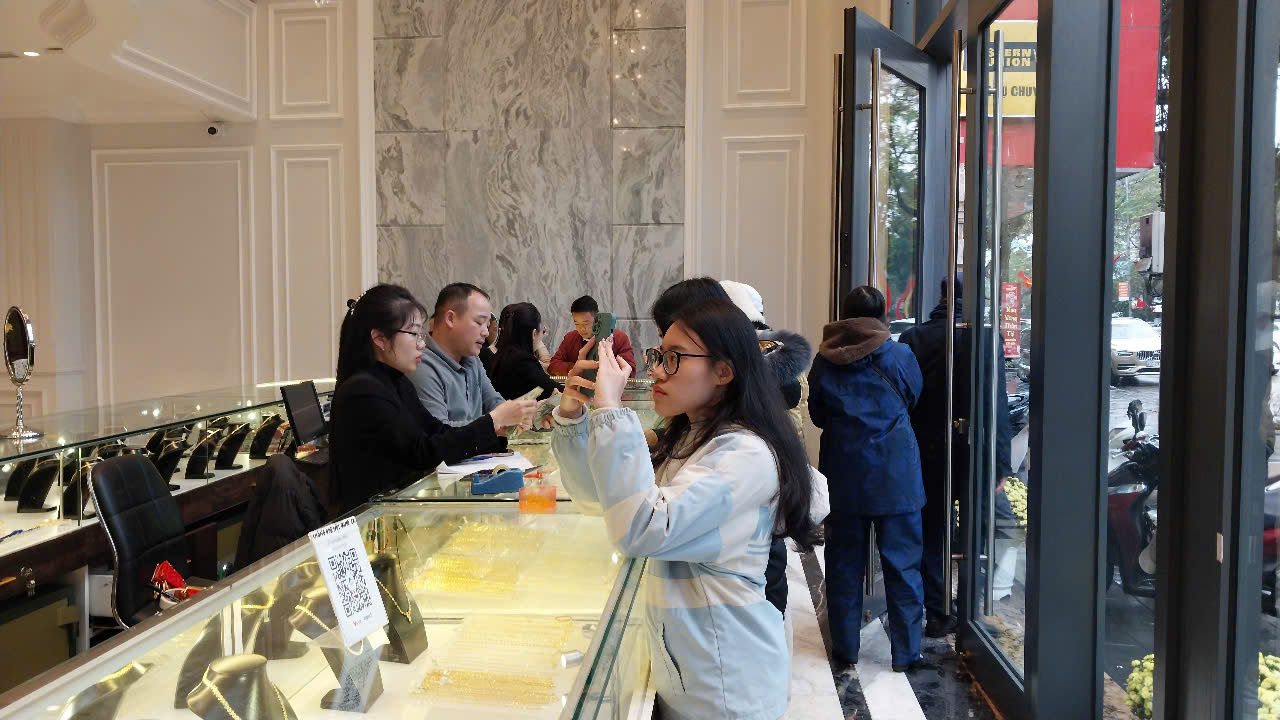 Giá vàng hạ nhiệt trong ngày vía Thần Tài