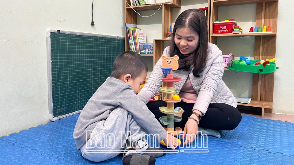 Nặng lòng với trẻ tự kỷ