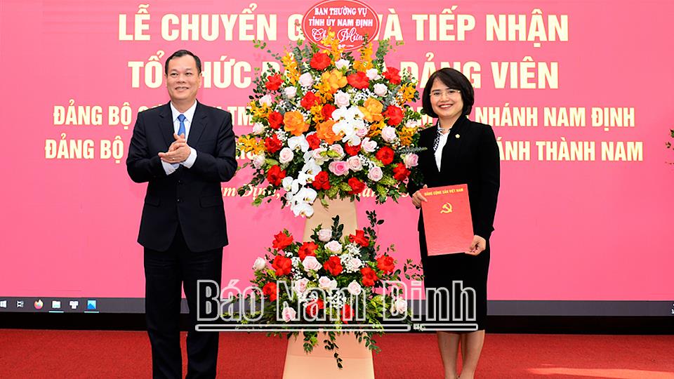 Chuyển giao tổ chức Đảng các Chi nhánh Ngân hàng Đầu tư và Phát triển tỉnh về Trung ương