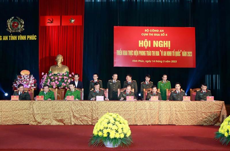 Công an 8 tỉnh ký giao ước phong trào thi đua "Vì an ninh Tổ quốc"