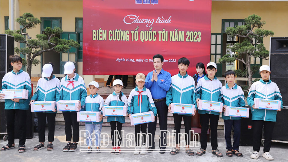 Tuổi trẻ Nam Định hưởng ứng chương trình “Tháng Ba biên giới”