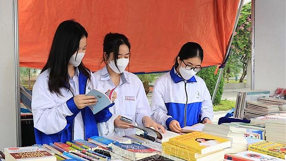 Phòng, chống diễn biến hòa bình: Ngăn chặn âm mưu dùng sách, báo xấu độc để chuyển hóa tư tưởng lệch lạc