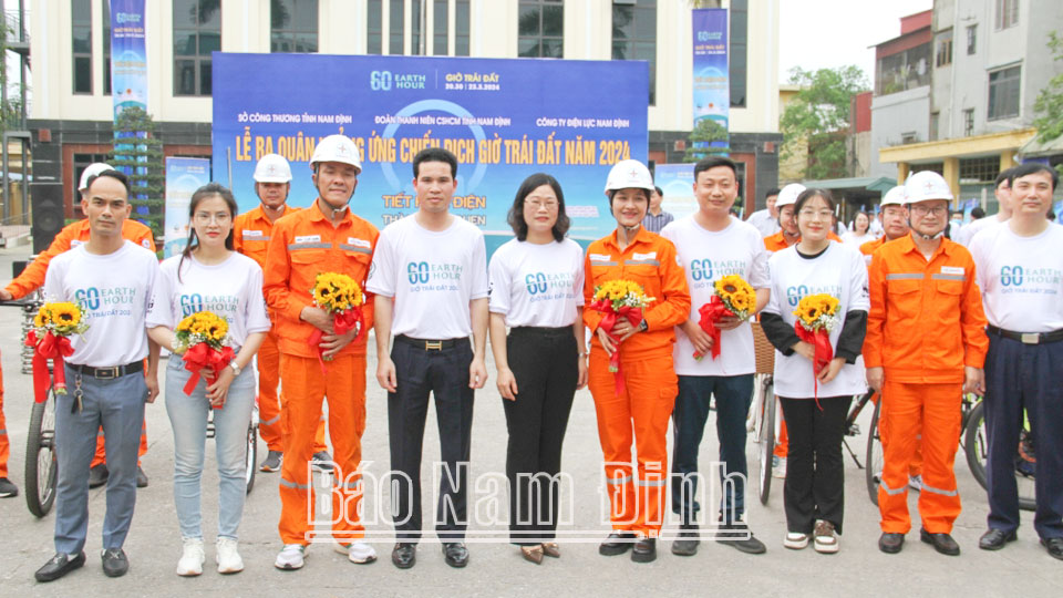 Ra quân hưởng ứng Chiến dịch Giờ Trái đất năm 2024