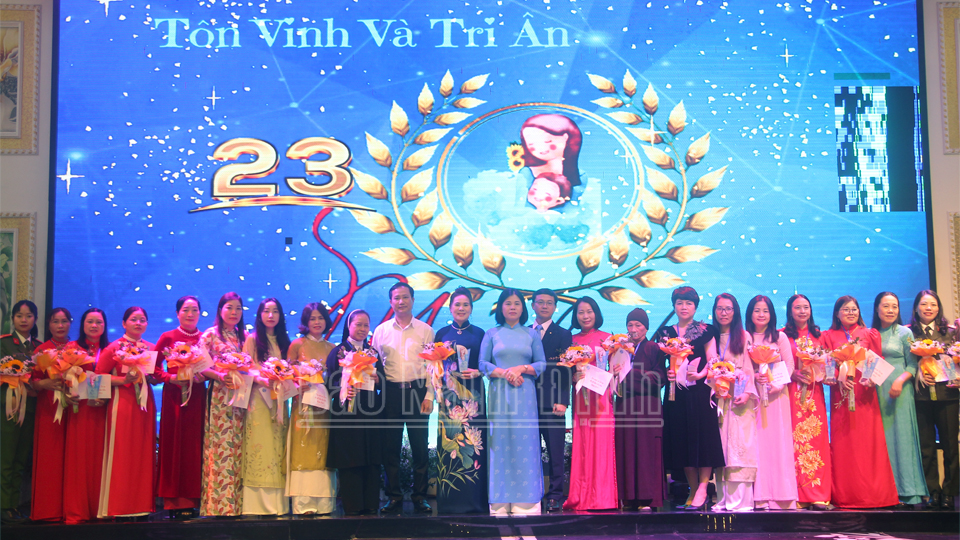 Tri ân "mẹ đỡ đầu" tiêu biểu năm 2024