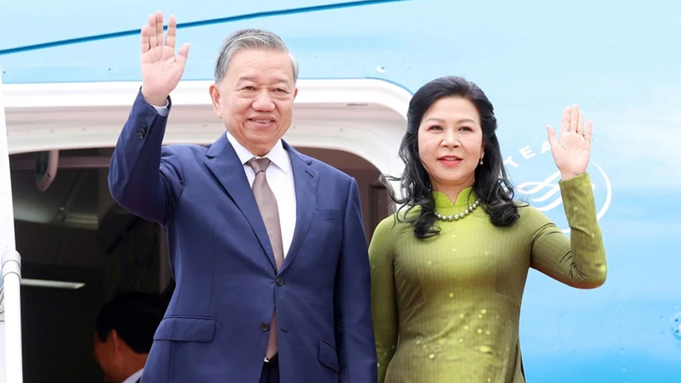 Tổng Bí thư Tô Lâm và Phu nhân bắt đầu thăm cấp Nhà nước Cộng hòa Indonesia