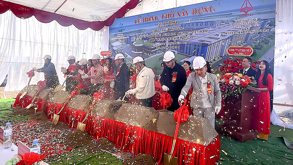 Công ty TNHH Công nghệ may Xielong Việt Nam động thổ xây dựng nhà máy sản xuất vải lưới, đế giầy, tổng vốn đầu tư 40 triệu USD