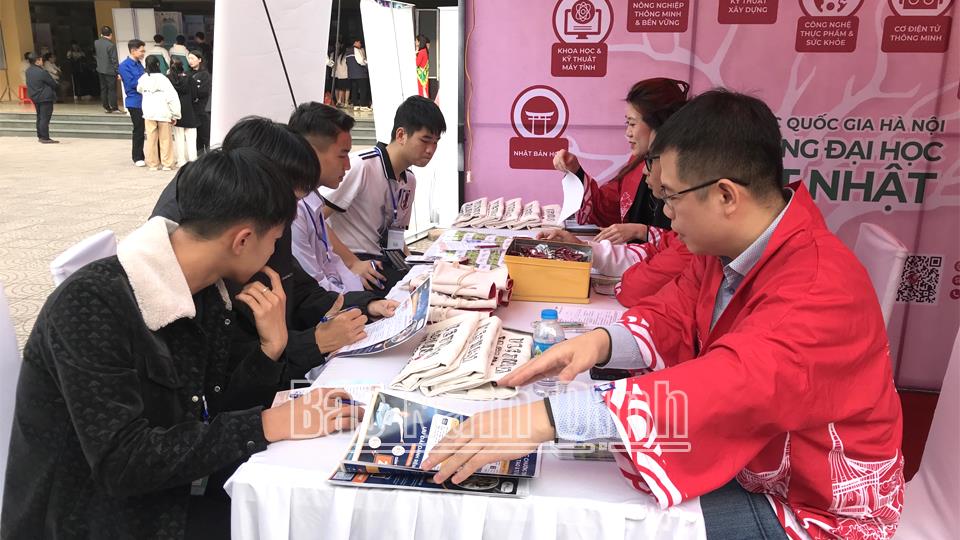 Đẩy mạnh công tác hướng nghiệp tại các trường THPT