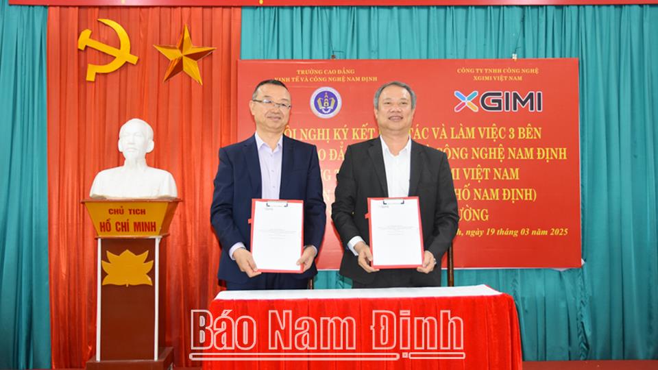 Trường Cao đẳng Kinh tế và Công nghệ Nam Định, Công ty TNHH Công nghệ XGIMI Việt Nam và sinh viên ký kết hợp tác đào tạo, làm việc